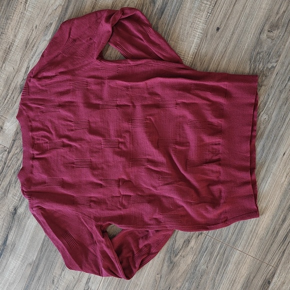 NWT Burgundy v-neck sweater - Picture 5 of 6